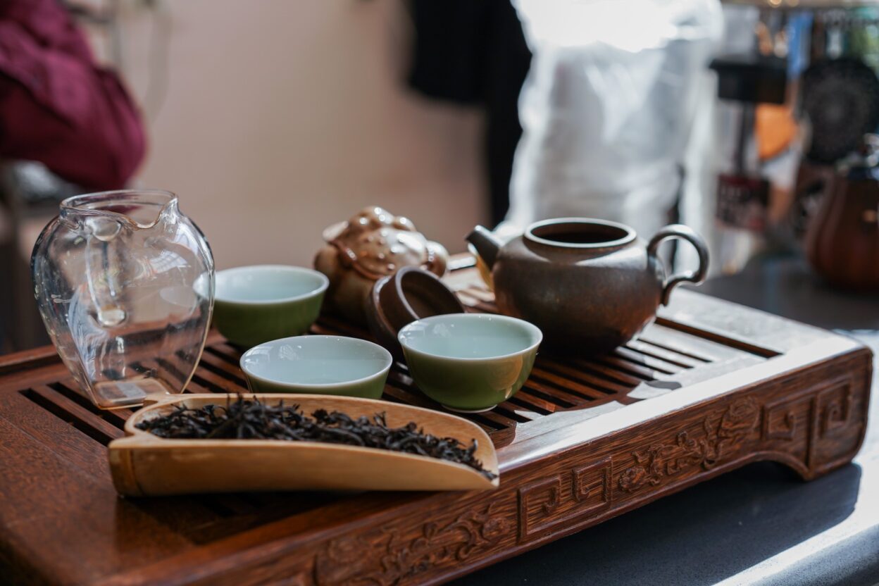 Discover how tea culture wisdom and tea ceremony traditions merge eastern philosophy with mindful living to transform your daily lifestyle.